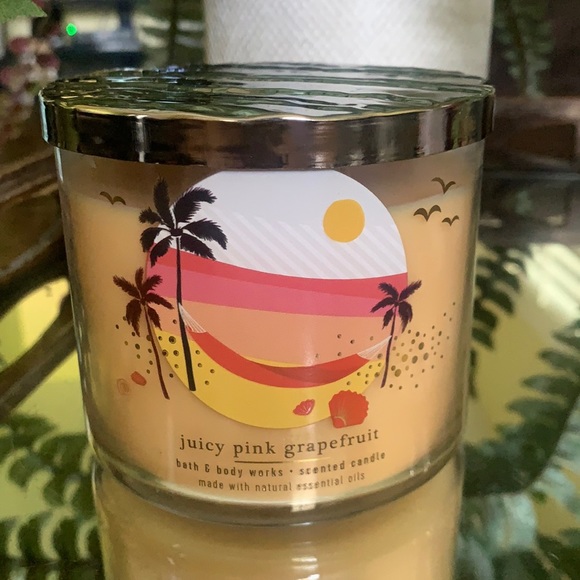 Bath & Body Works Other - NEW BBW JUICY PINK GRAPEFRUIT CANDLE
